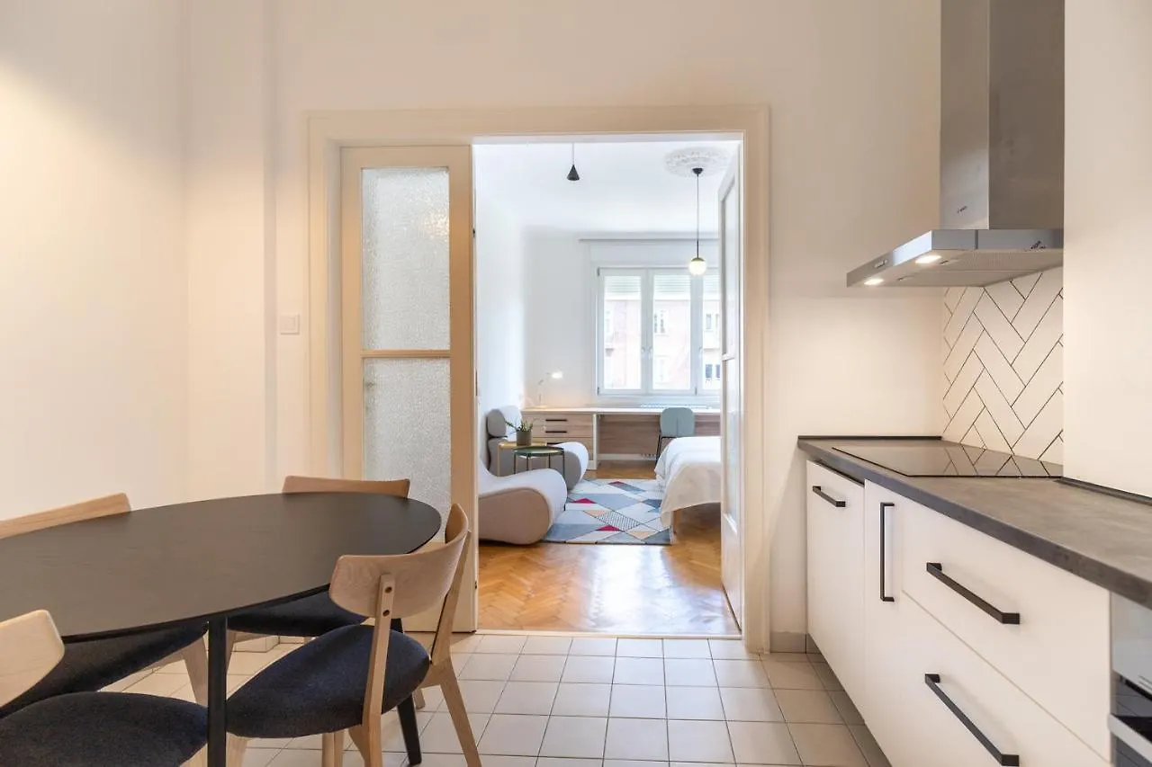 The Palm Springs Apartment Budapest