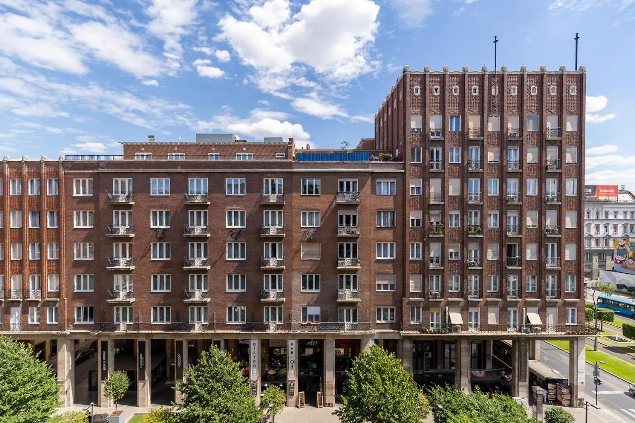 The Palm Springs Apartment Budapest Ungheria